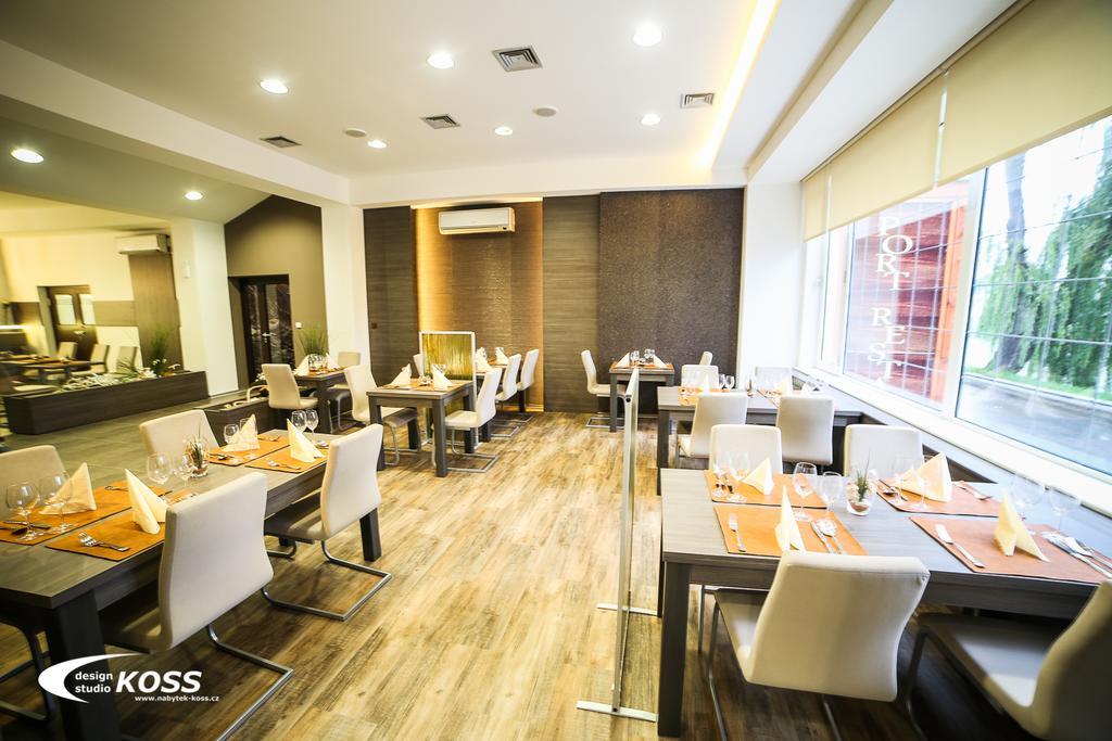 Hotel Imos Břeclav Екстериор снимка