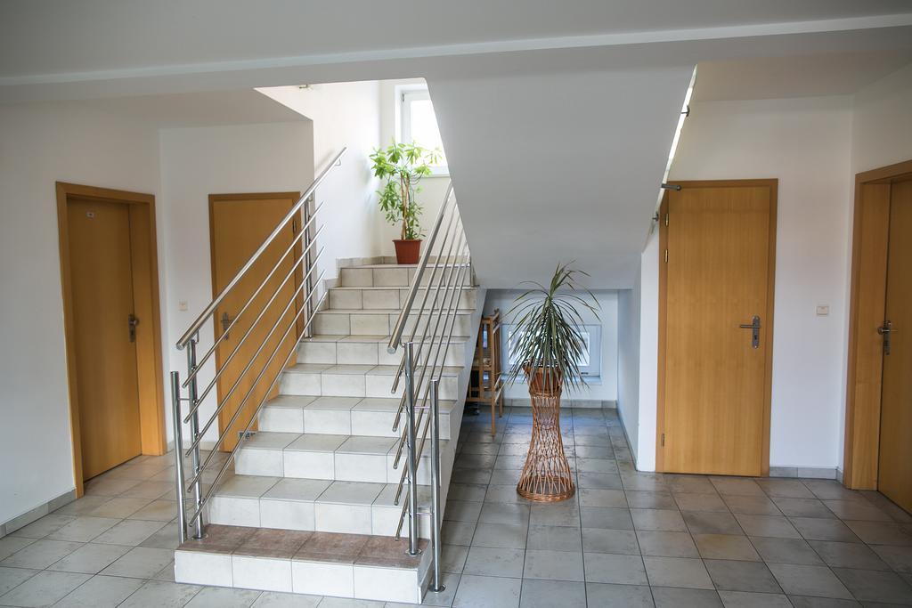 Hotel Imos Břeclav Екстериор снимка