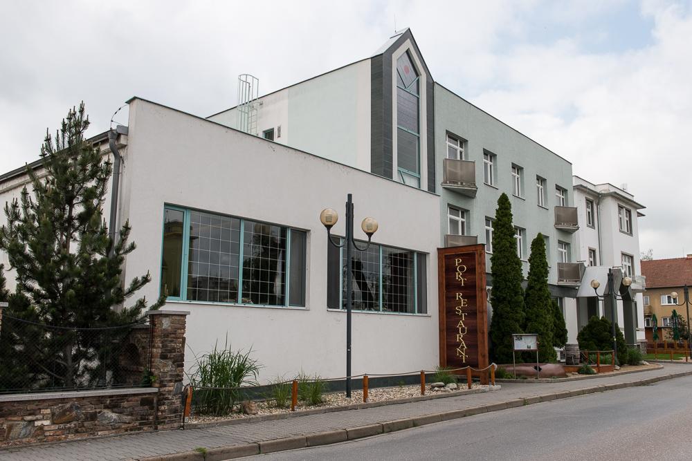 Hotel Imos Břeclav Екстериор снимка