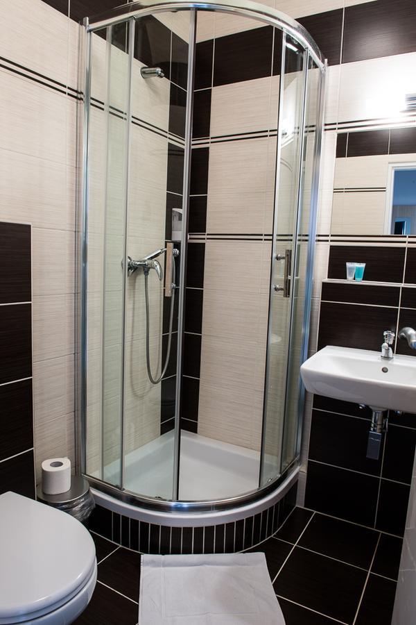 Hotel Imos Břeclav Екстериор снимка